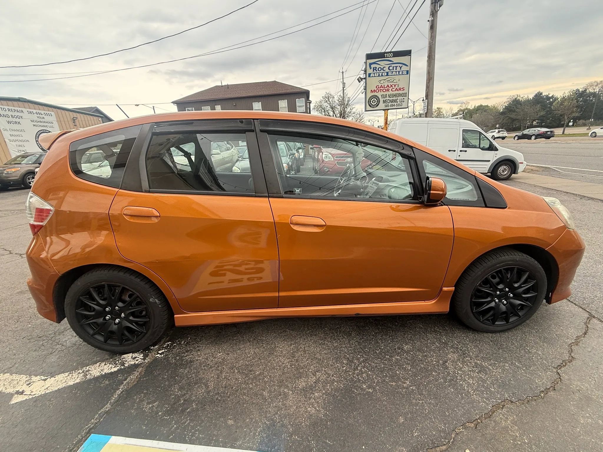 Used 2010 Honda Fit Sport image 2