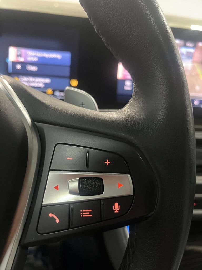 Used 2024 BMW X5 xDrive50e image 24