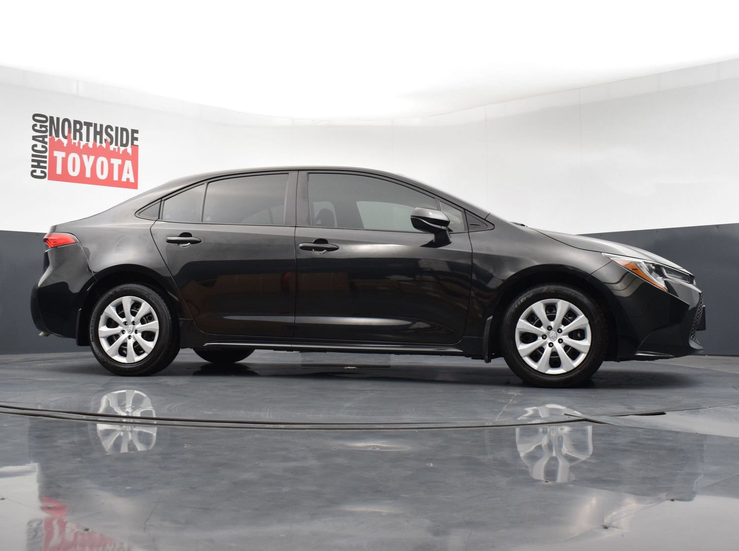 Used 2022 Toyota Corolla LE FWD image 27