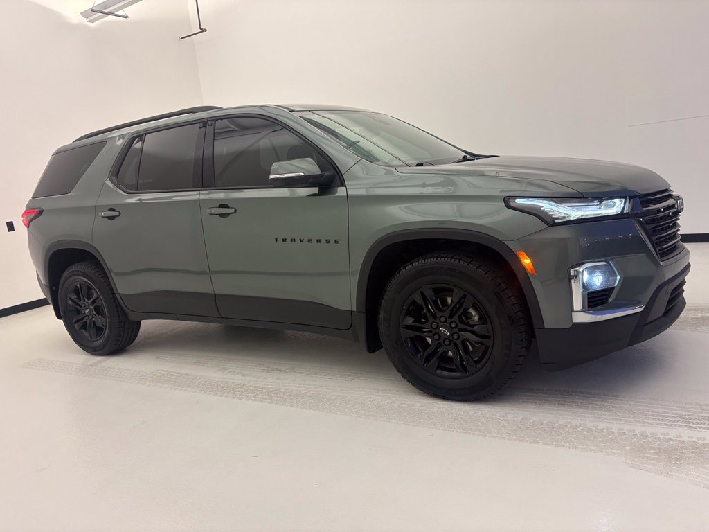 Used 2022 Chevrolet Traverse LT