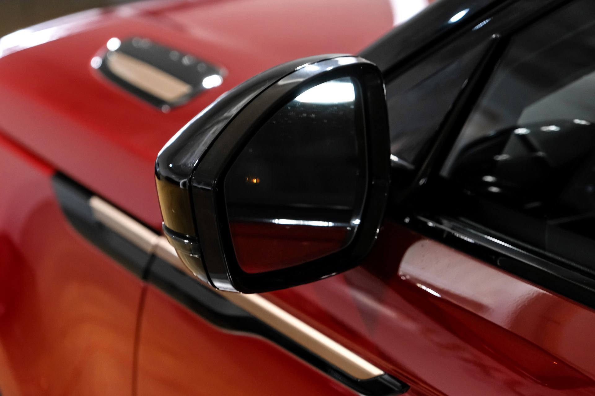 Used 2023 Land Rover Range Rover Velar R-Dynamic S image 42