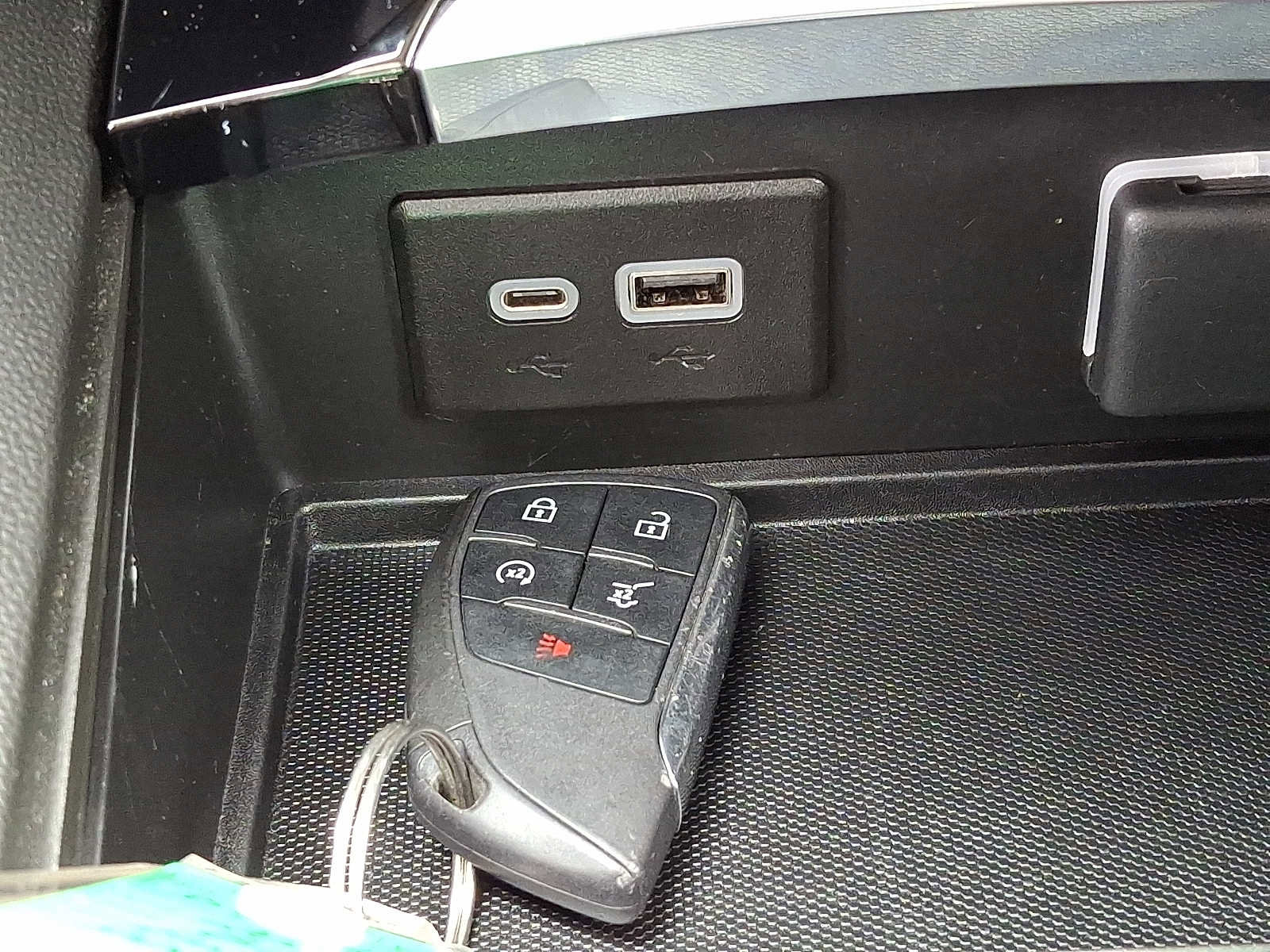 Used 2023 Buick Envision Essence w/ Sport Touring Package image 24