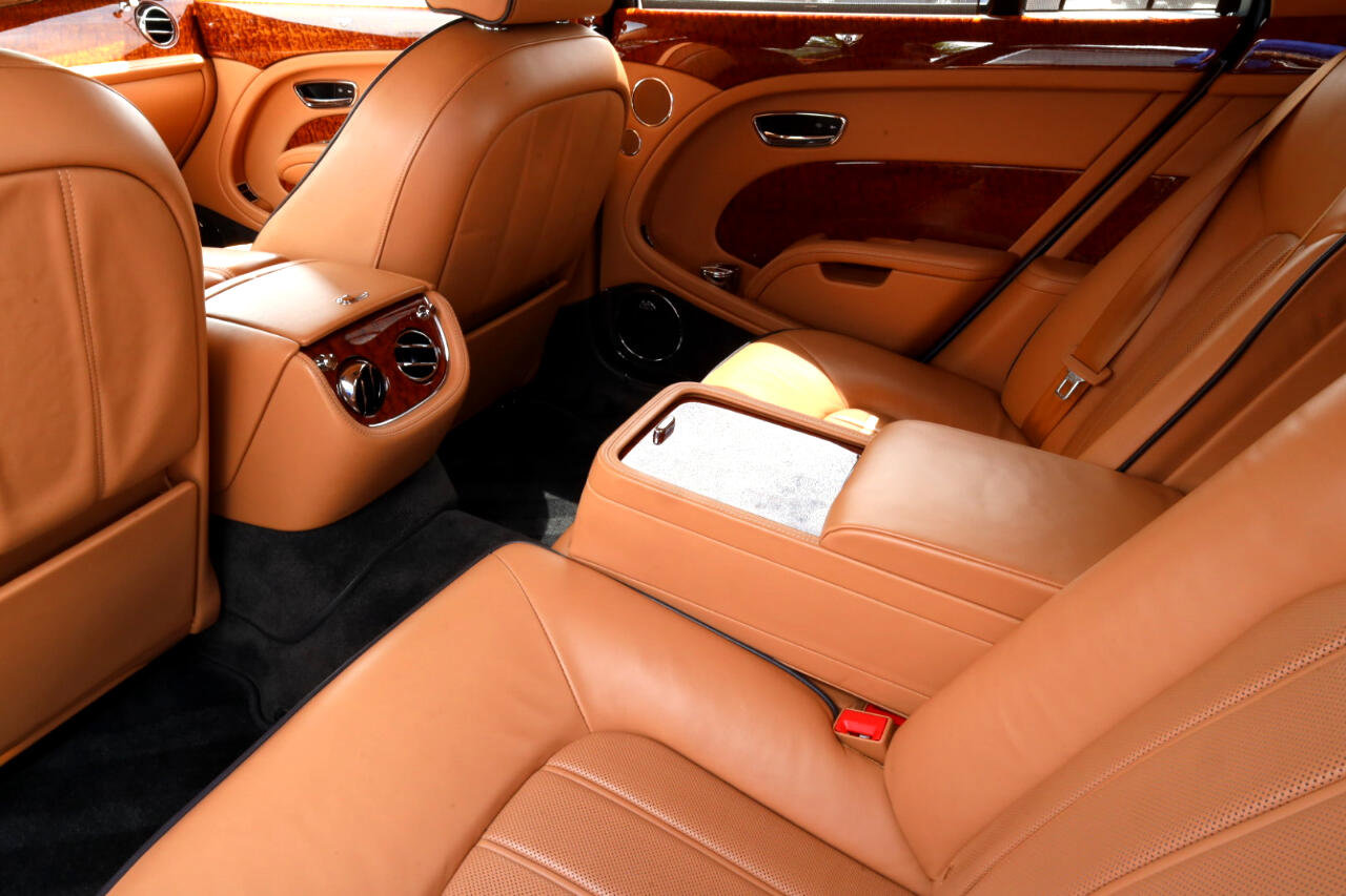 Used 2011 Bentley Mulsanne 4dr Sdn image 12