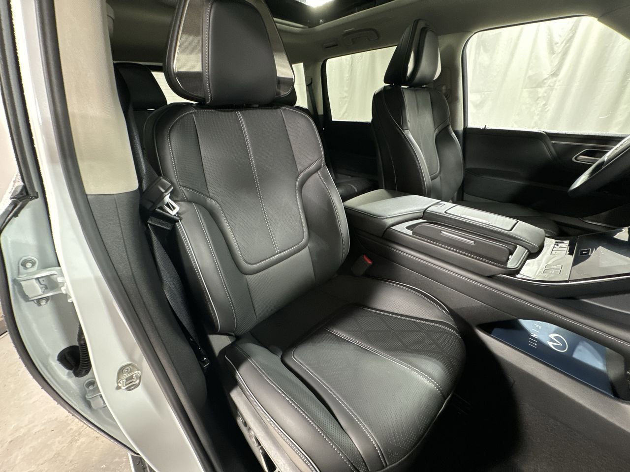 New 2025 INFINITI QX80 Sensory w/ Premium Cargo Package image 32