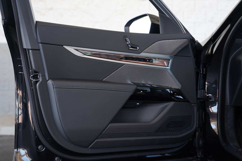 New 2026 BMW 740i xDrive AWD/4WD image 9