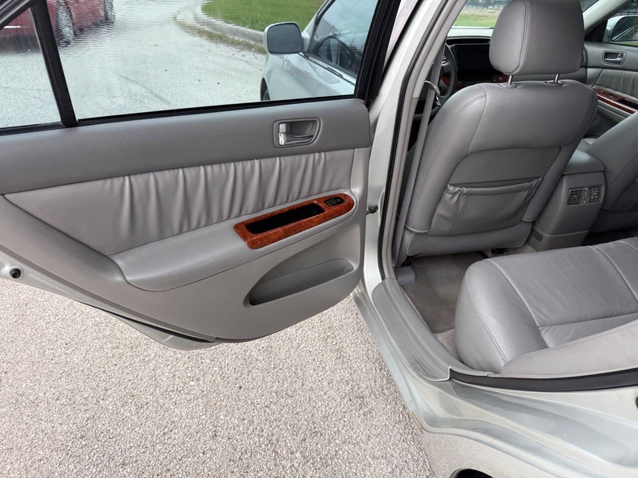 Used 2005 Toyota Camry XLE FWD image 15