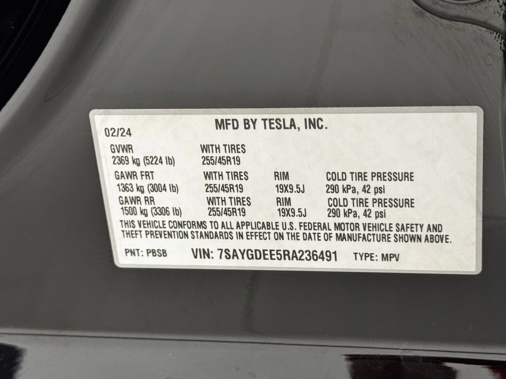 Used 2024 Tesla Model Y Long Range image 41