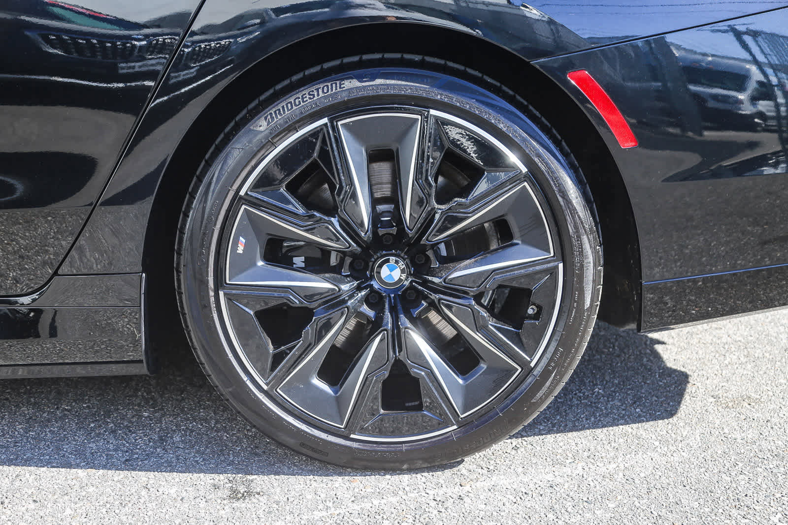 Used 2025 BMW i7 eDrive50 w/ M Sport Package image 8