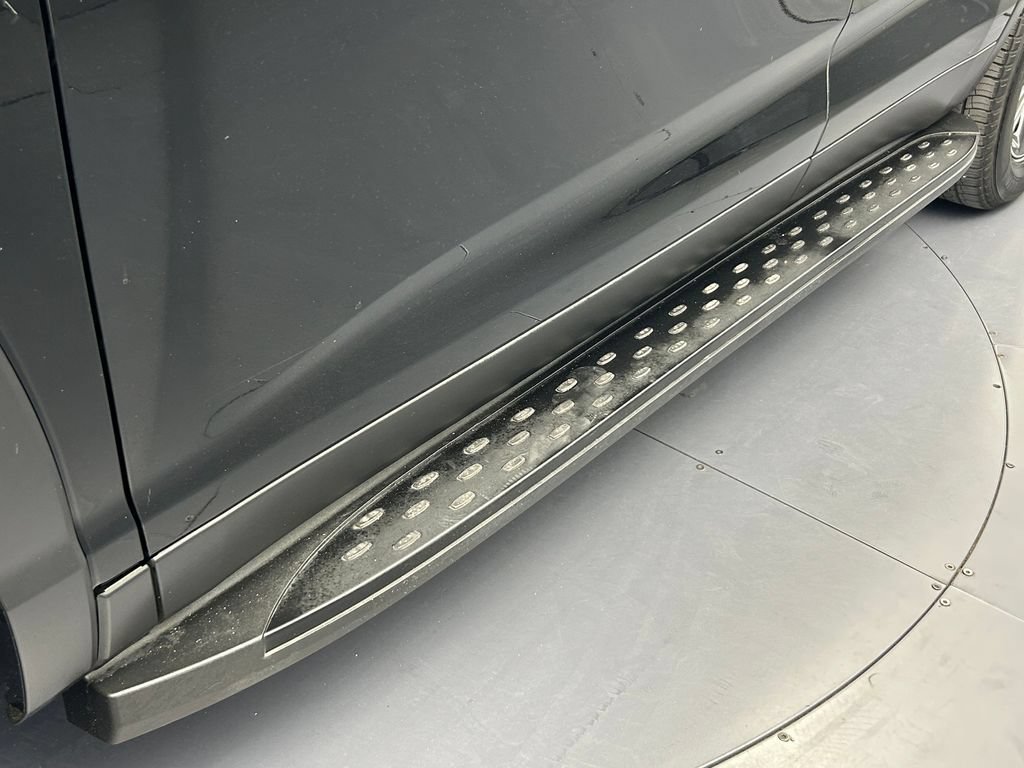 Used 2019 Toyota Highlander Plus FWD image 24