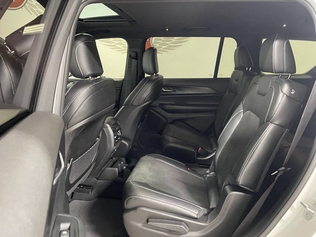 Used 2023 Jeep Grand Cherokee L Laredo AWD/4WD image 21