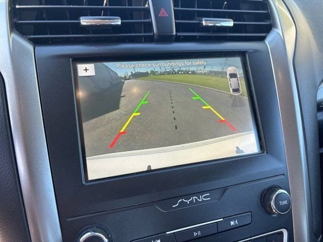 Used 2019 Ford Fusion SE FWD image 25