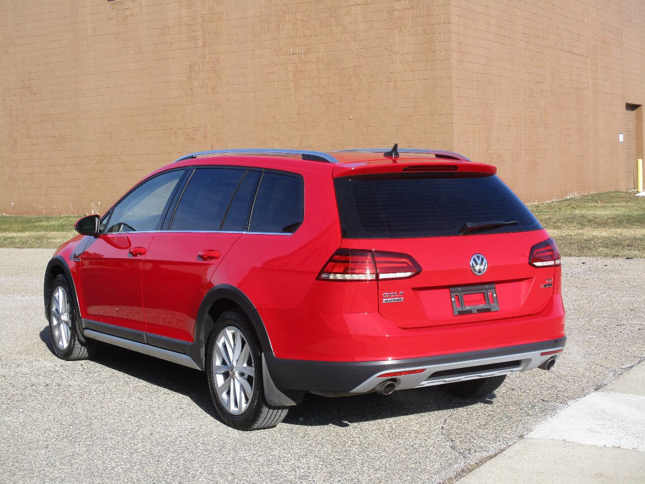 Used 2018 Volkswagen Golf Alltrack SE image 71