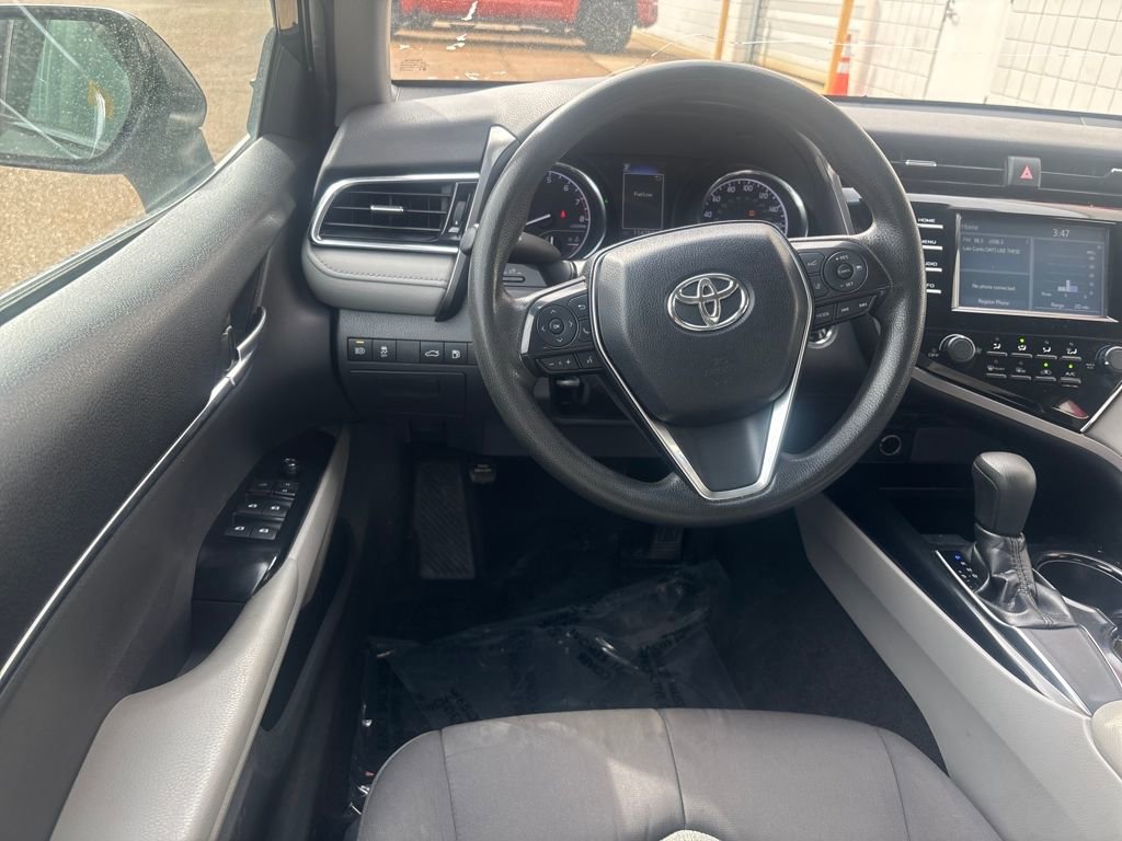 Used 2018 Toyota Camry LE w/ Convenience Package image 4