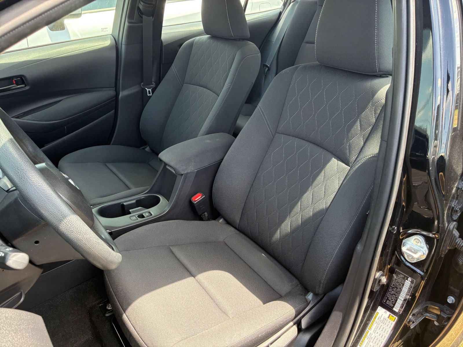 Used 2025 Toyota Corolla LE FWD image 34
