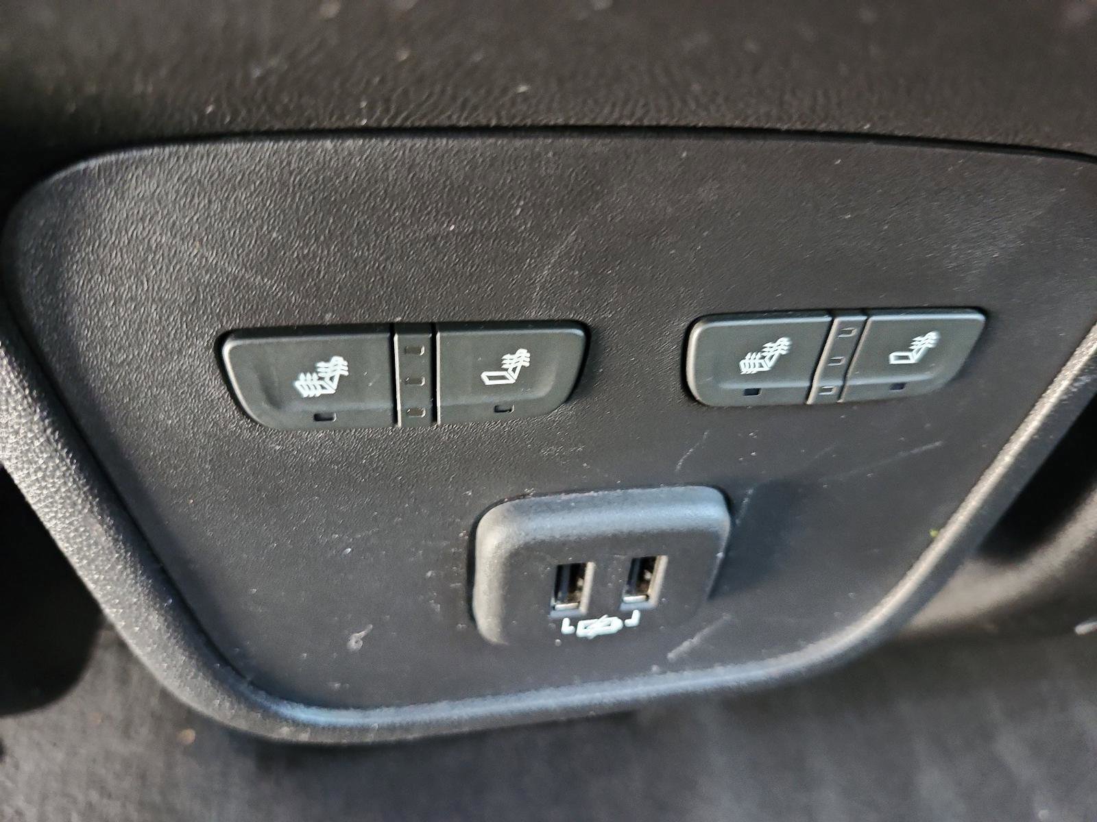 Used 2019 GMC Terrain Denali w/ Advanced Safety Package image 13