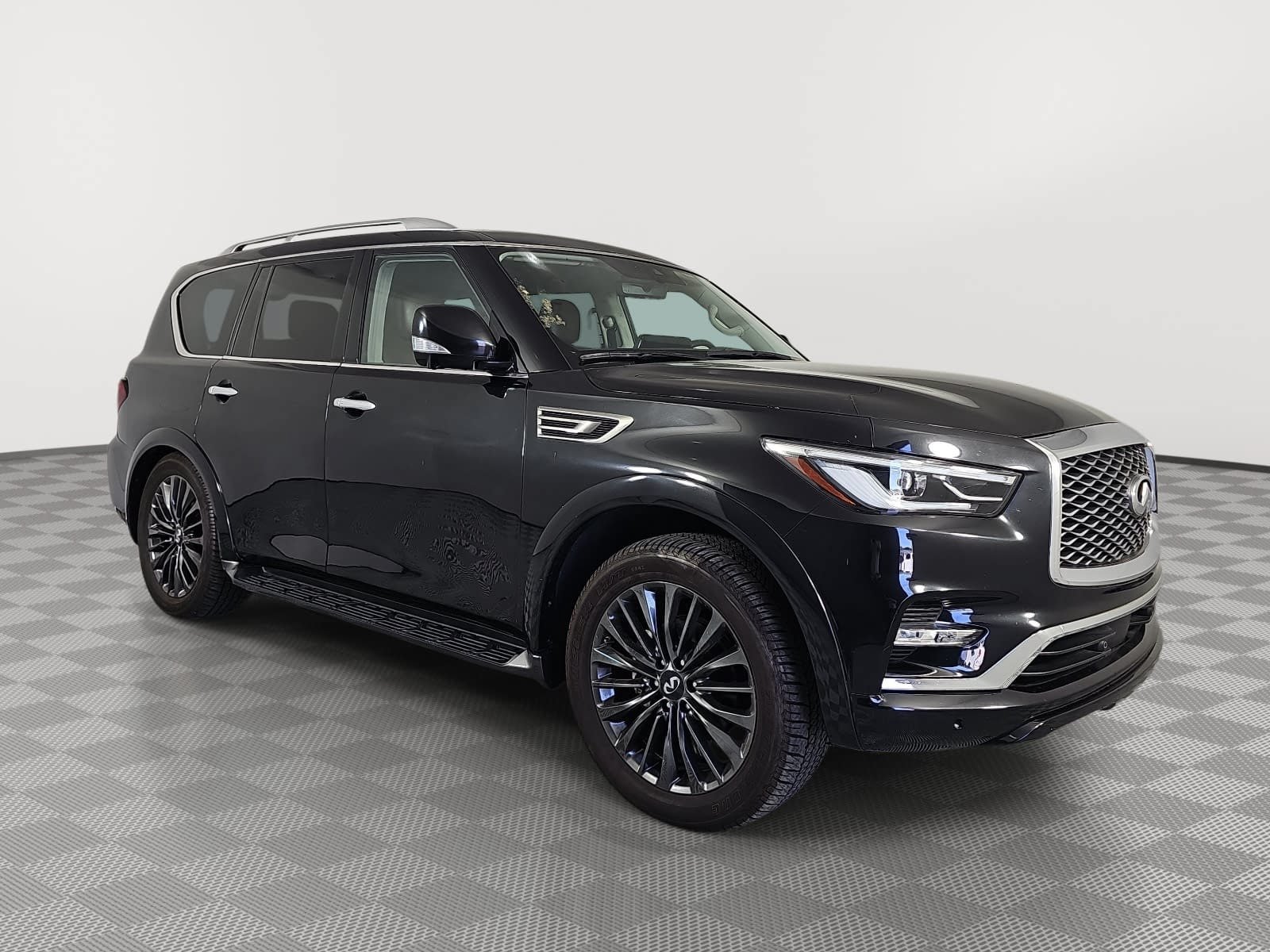 Used 2023 INFINITI QX80 Premium Select w/ Cargo Package AWD/4WD image 2