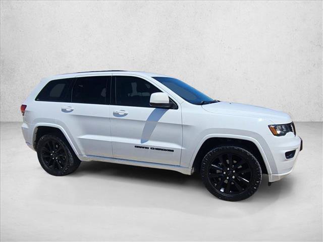Used 2020 Jeep Grand Cherokee Altitude RWD image 9