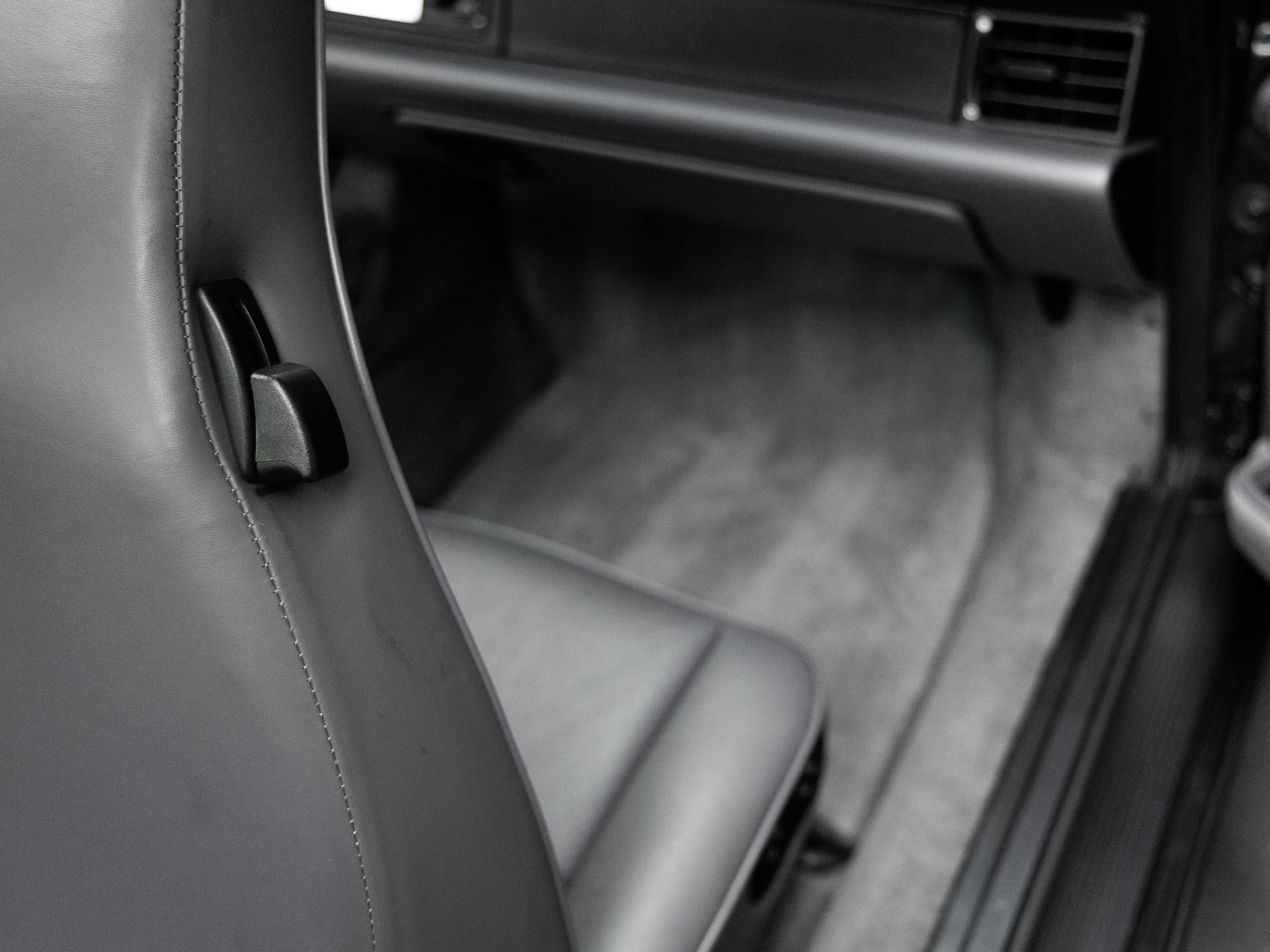 Used 1992 Porsche 911 Turbo RWD image 42