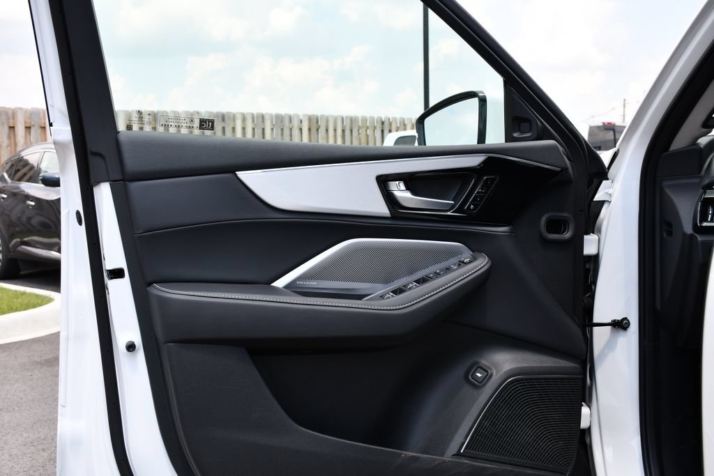 Certified 2026 Acura MDX FWD w/ Technology Package image 11