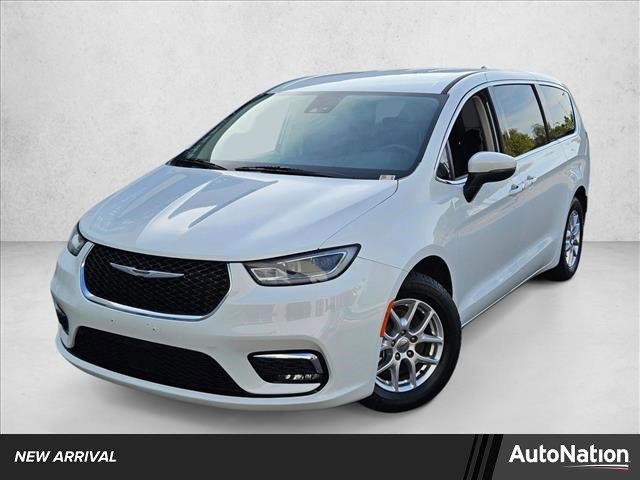 Used 2023 Chrysler Pacifica Touring-L video 1