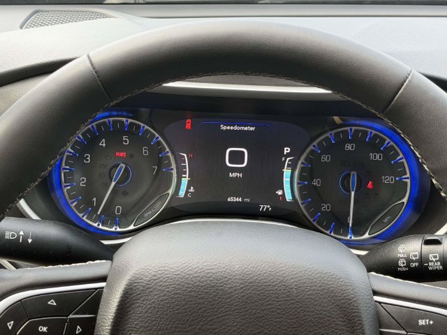 Used 2023 Chrysler Pacifica Touring-L FWD image 27