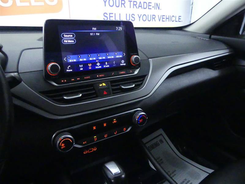 Used 2024 Nissan Altima 2.5 SR FWD image 12
