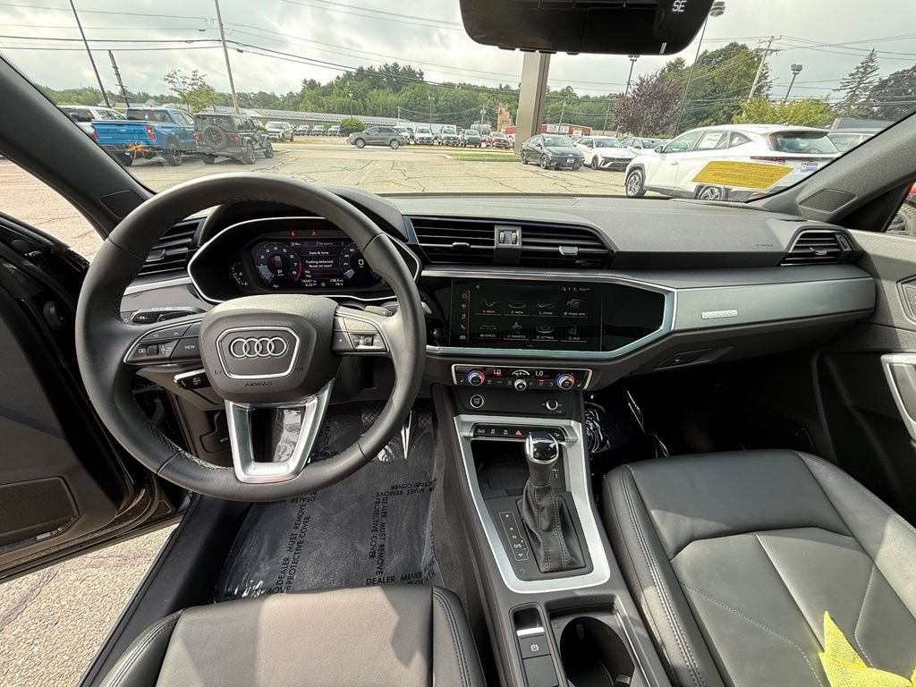 Used 2025 Audi Q3 2.0T Premium Plus w/ Premium Plus Package AWD/4WD image 13
