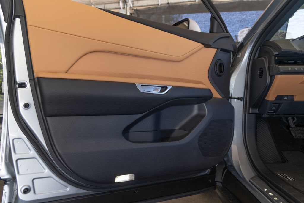 New 2026 Lexus ES 500e AWD/4WD image 34