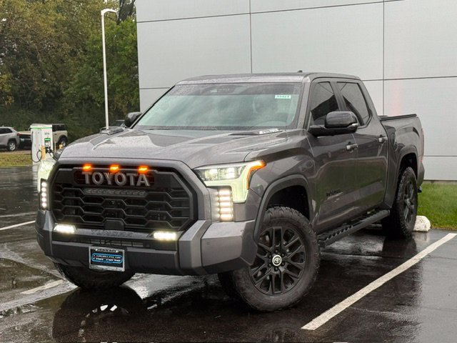 Used 2024 Toyota Tundra Limited AWD/4WD image 2