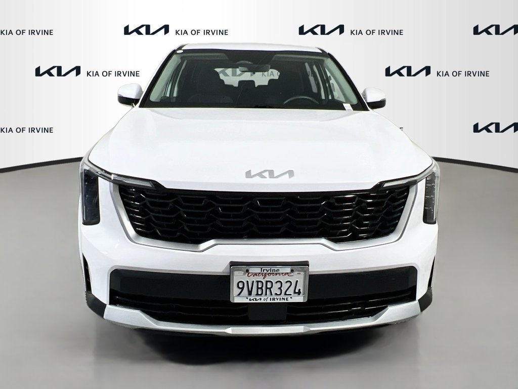 Certified 2025 Kia Sorento LX FWD image 2
