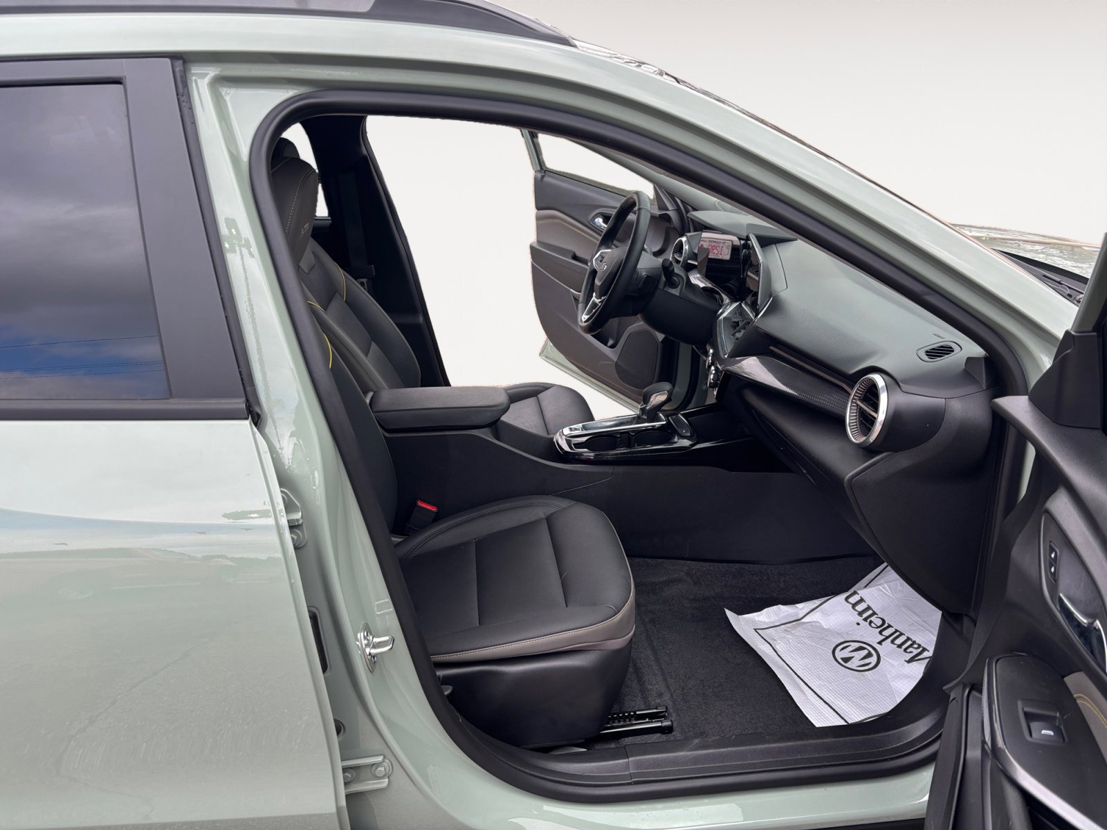 Used 2025 Chevrolet Trax ACTIV w/ Driver Confidence Package image 15