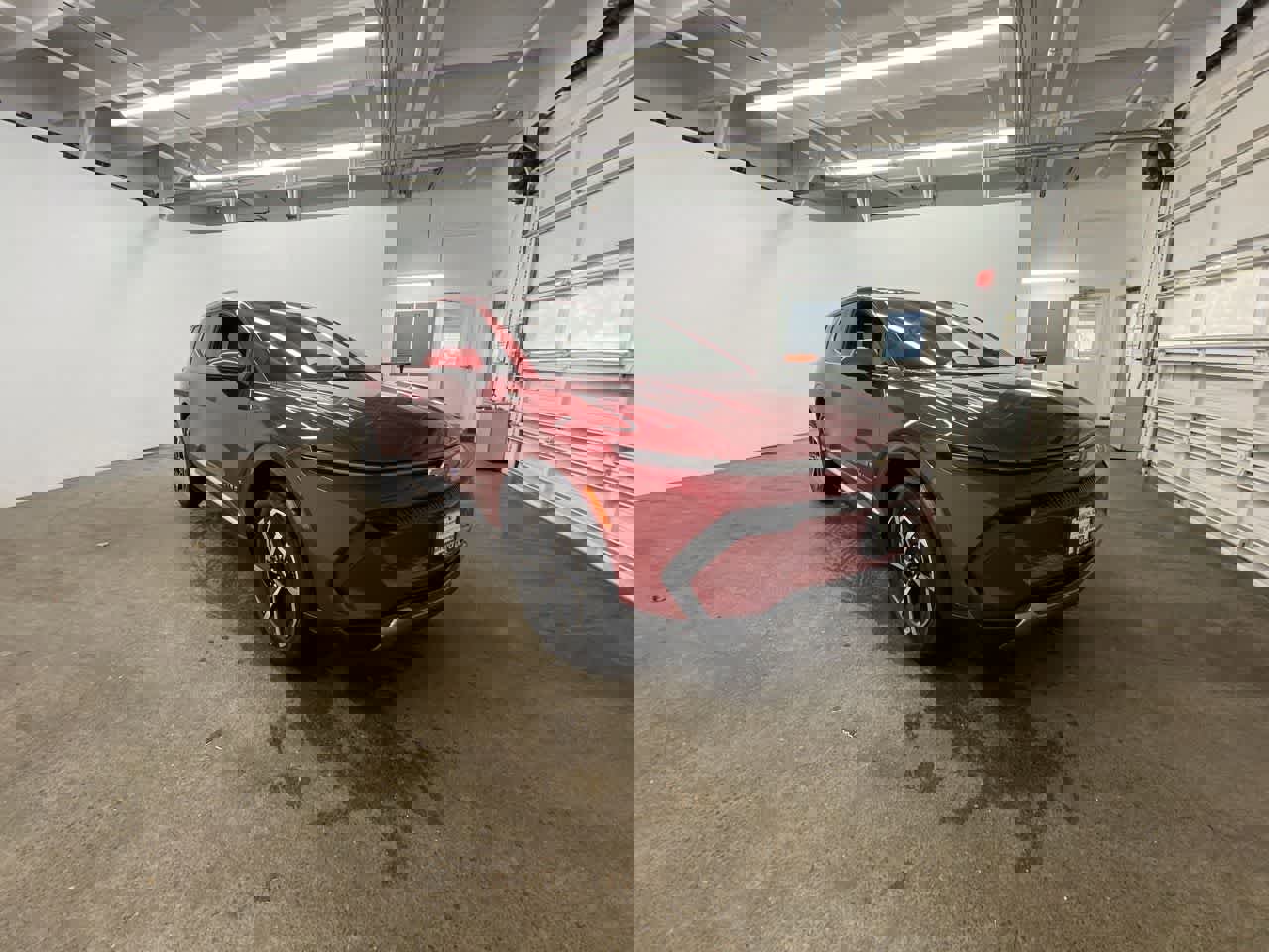 Used 2025 Chevrolet Equinox EV LT w/ Convenience Package image 8