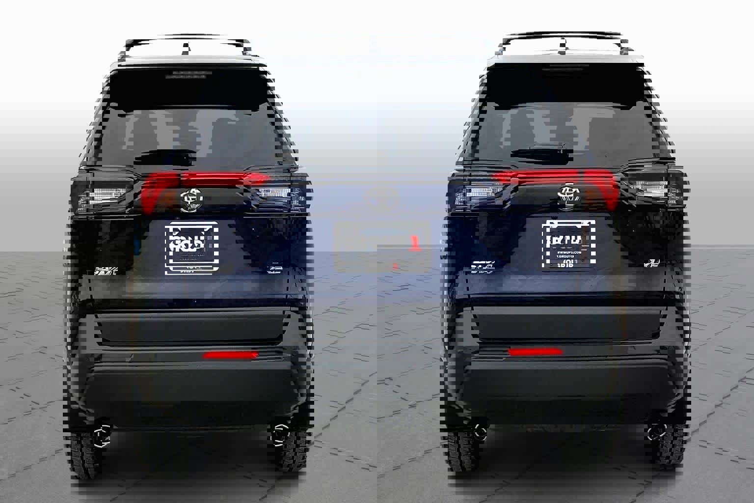 Used 2021 Toyota RAV4 XLE Premium image 4