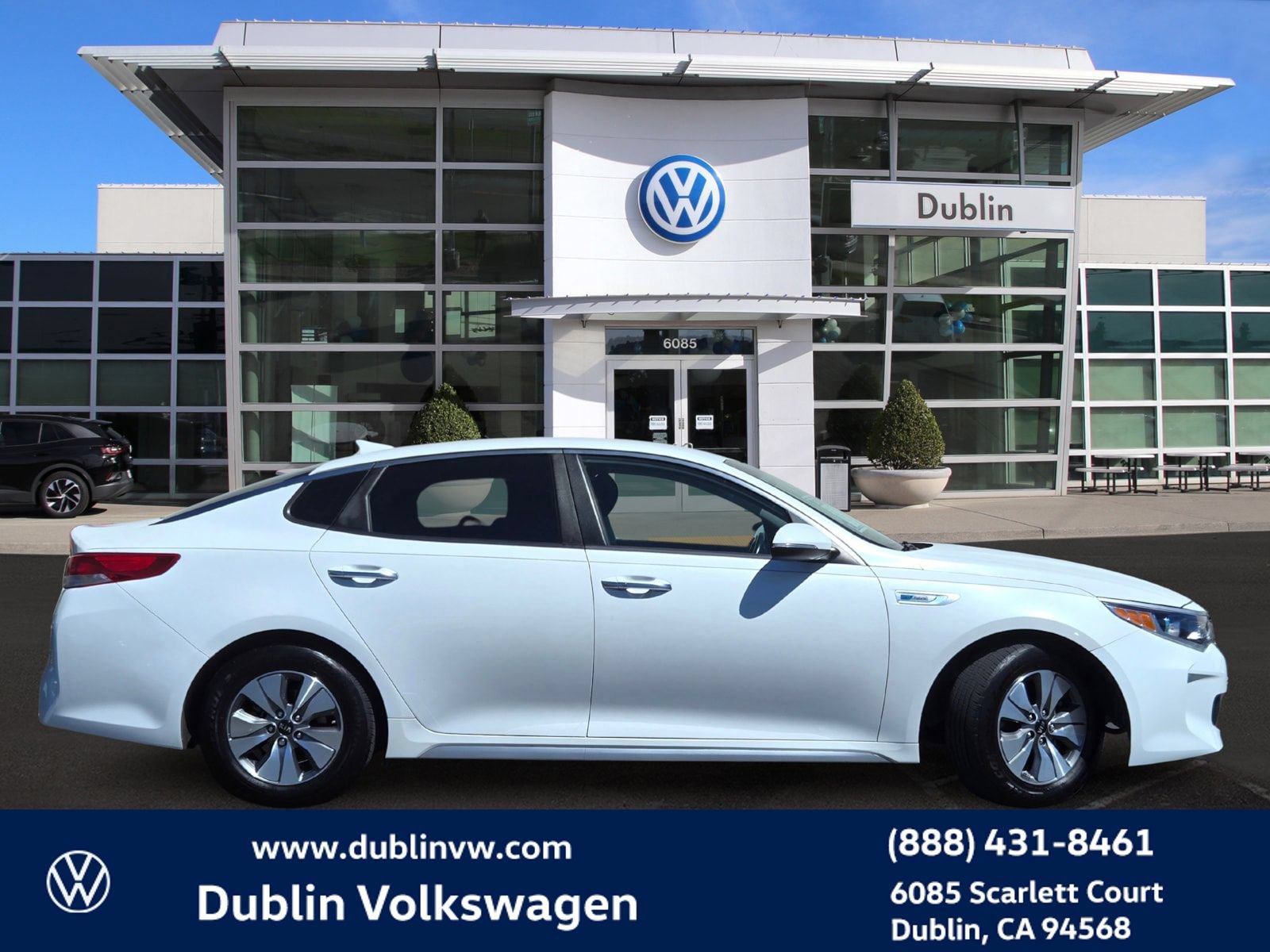 Used 2017 Kia Optima Premium FWD image 3