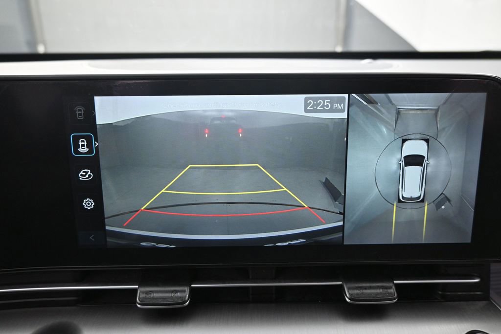 Used 2024 Hyundai Kona Limited FWD image 10