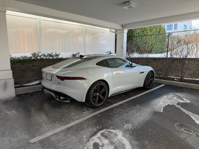 Used 2018 Jaguar F-TYPE R image 3