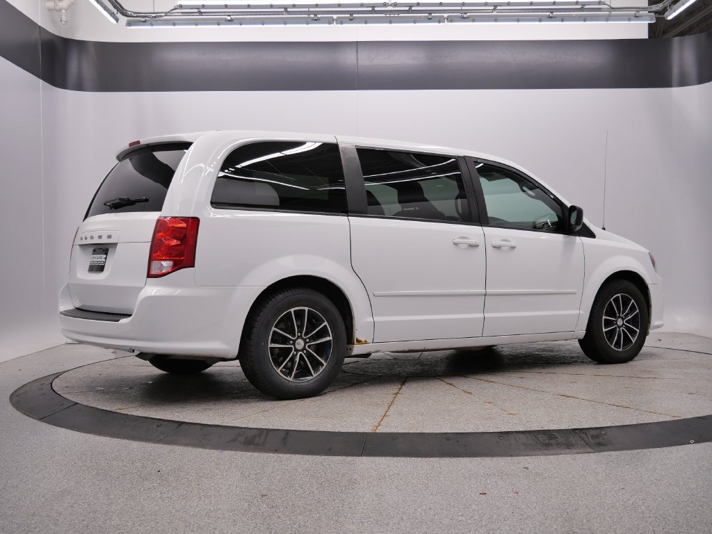 Used 2015 Dodge Grand Caravan SE w/ Quick Order Package 29E SE FWD image 5