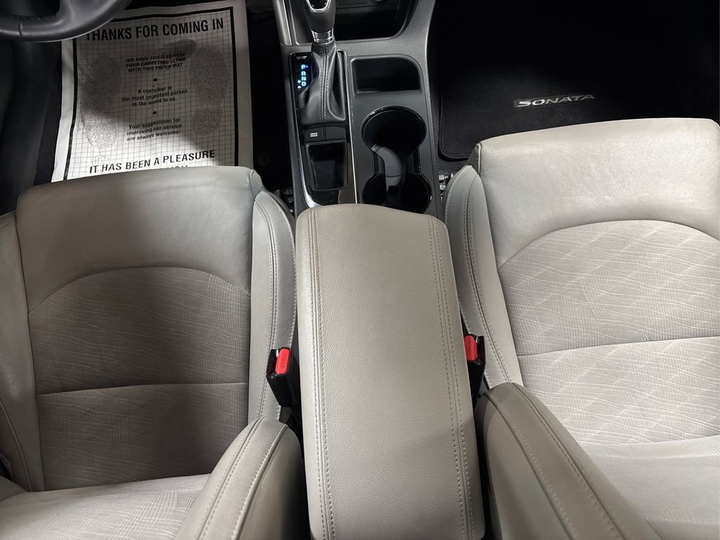 Used 2017 Hyundai Sonata Sport w/ Value Edition Package 02 image 21