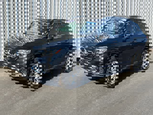 Used 2025 Mercedes-Benz GLC 300 GLC 300 image 1