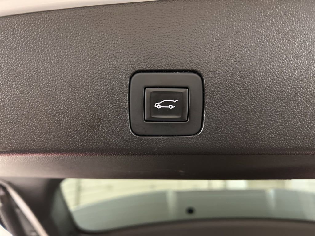 Used 2021 Buick Encore GX Essence w/ Advanced Technology Package image 39