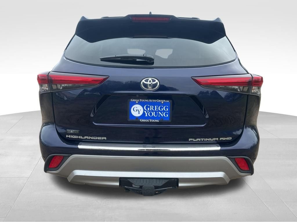 Used 2023 Toyota Highlander Platinum AWD/4WD image 6