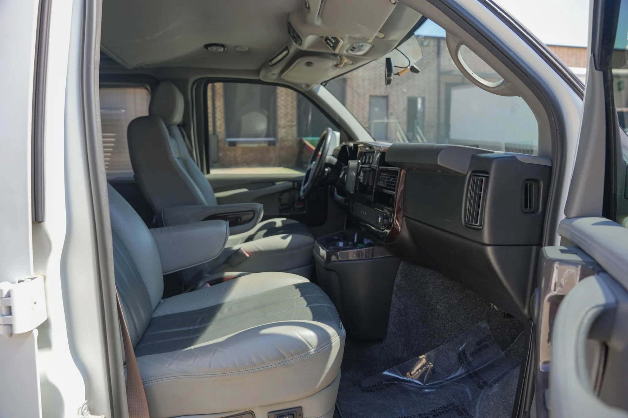 Used 2012 GMC Savana 1500 RWD image 30
