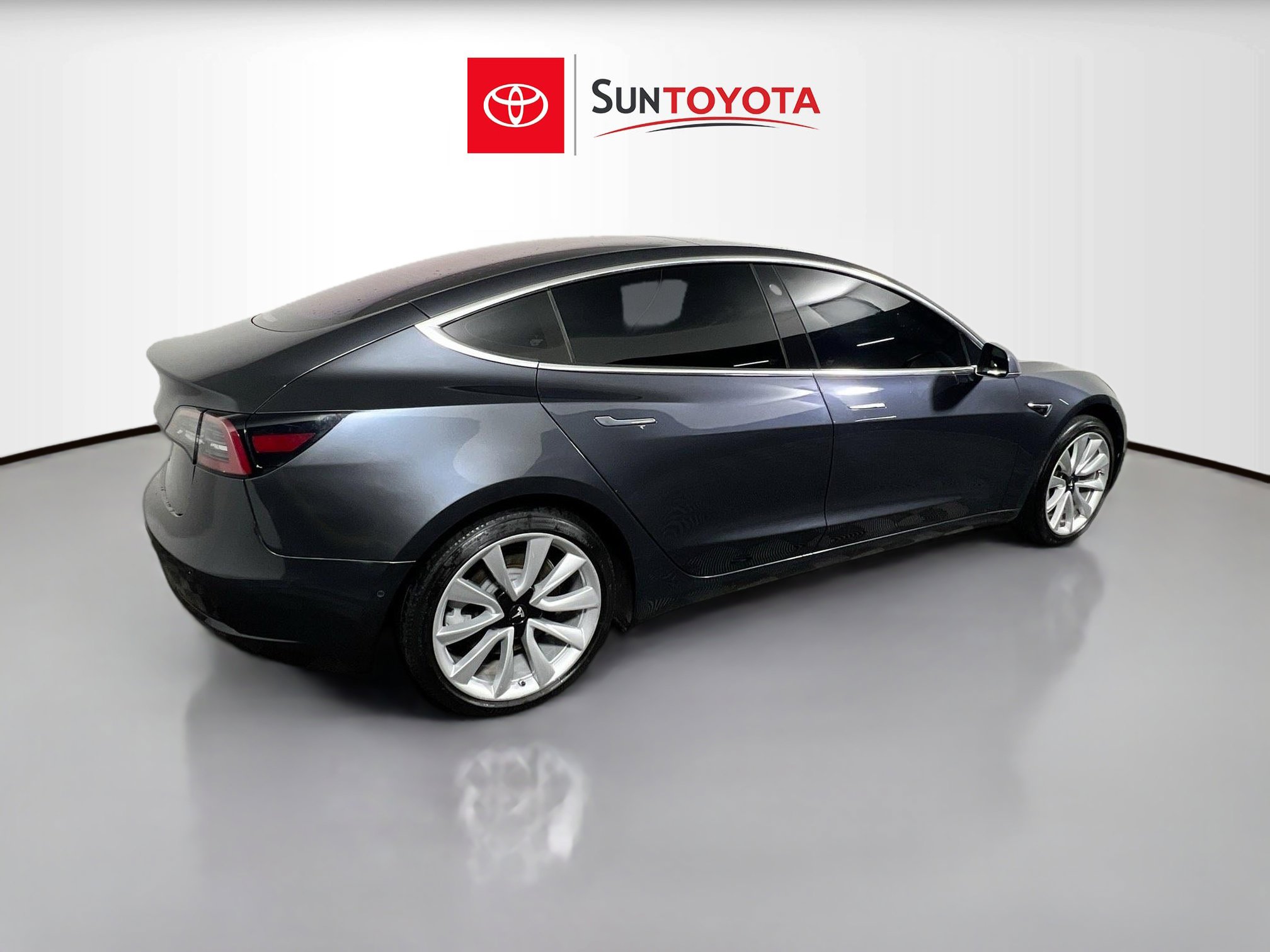 Used 2018 Tesla Model 3 Long Range image 4