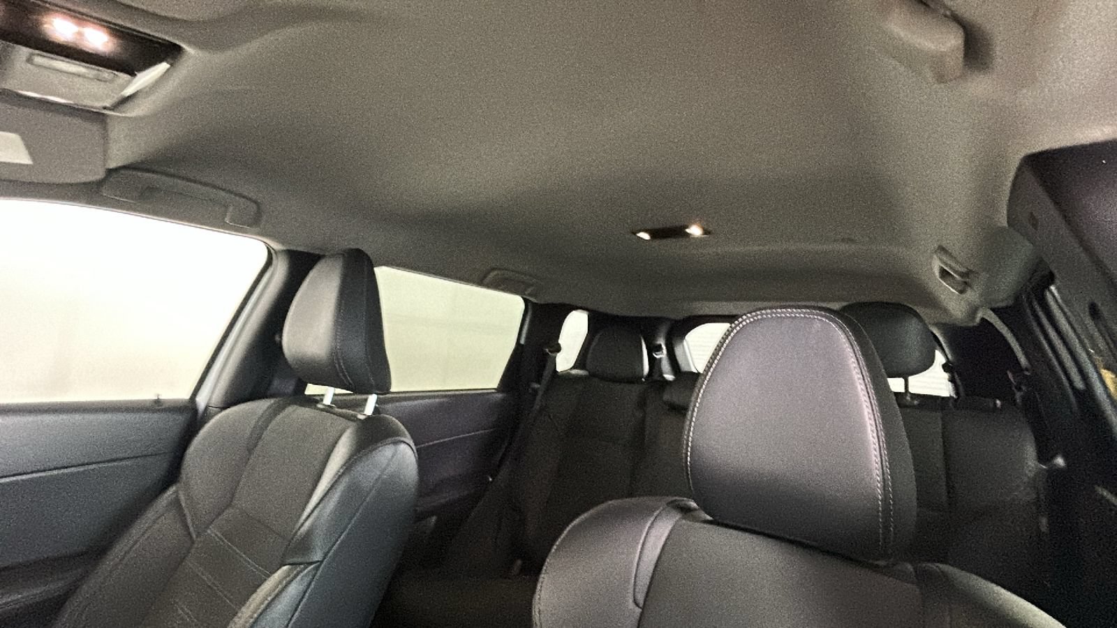 Used 2025 Mitsubishi Outlander SE AWD/4WD image 14