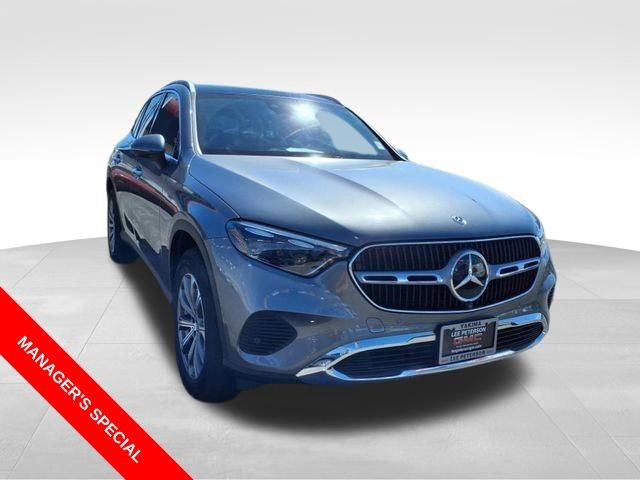 Used 2023 Mercedes-Benz GLC 300 4MATIC image 3