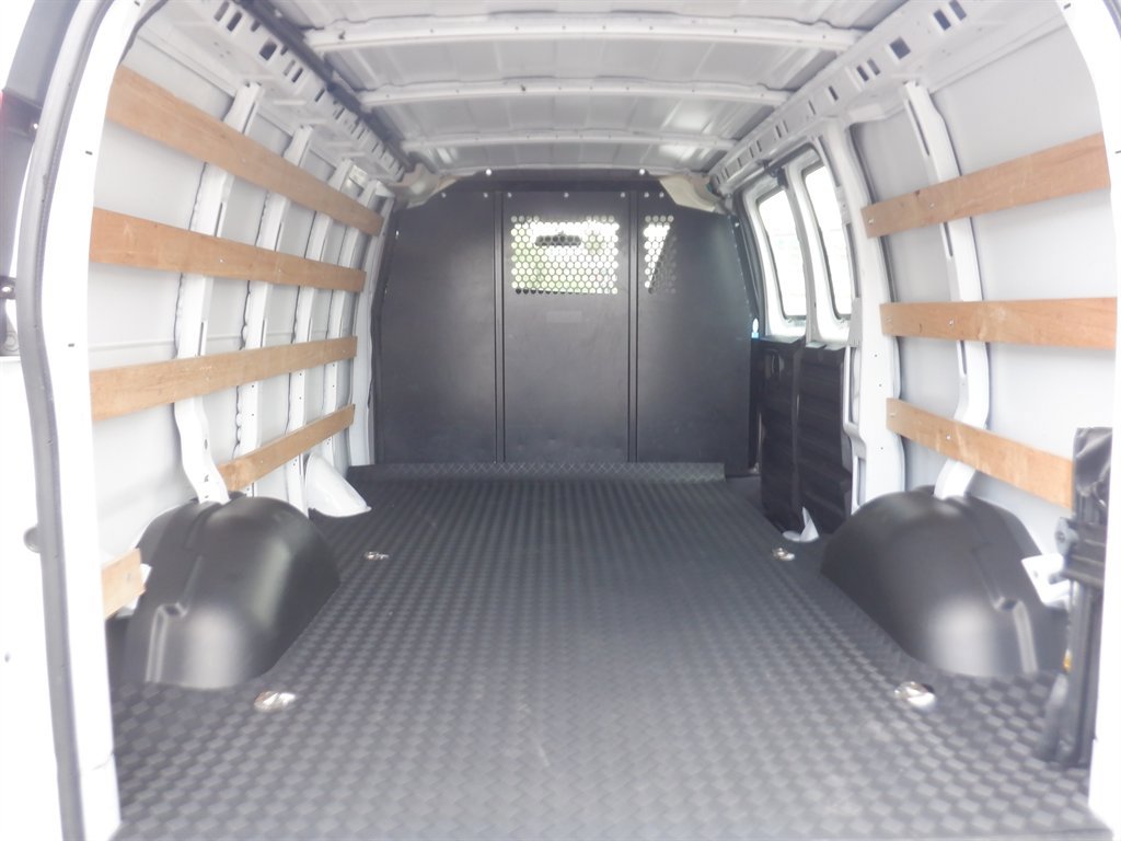 Used 2023 GMC Savana 2500 G2500 w/ Driver Convenience Package image 5