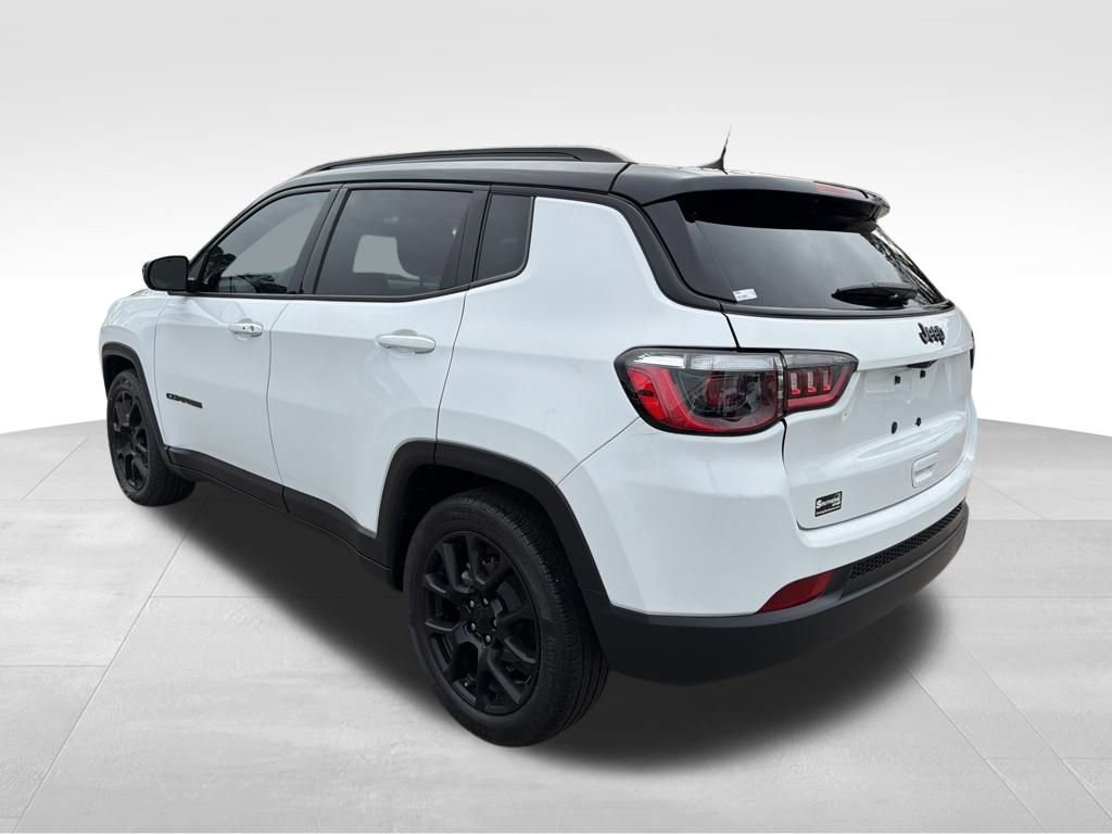 Used 2022 Jeep Compass Altitude image 3