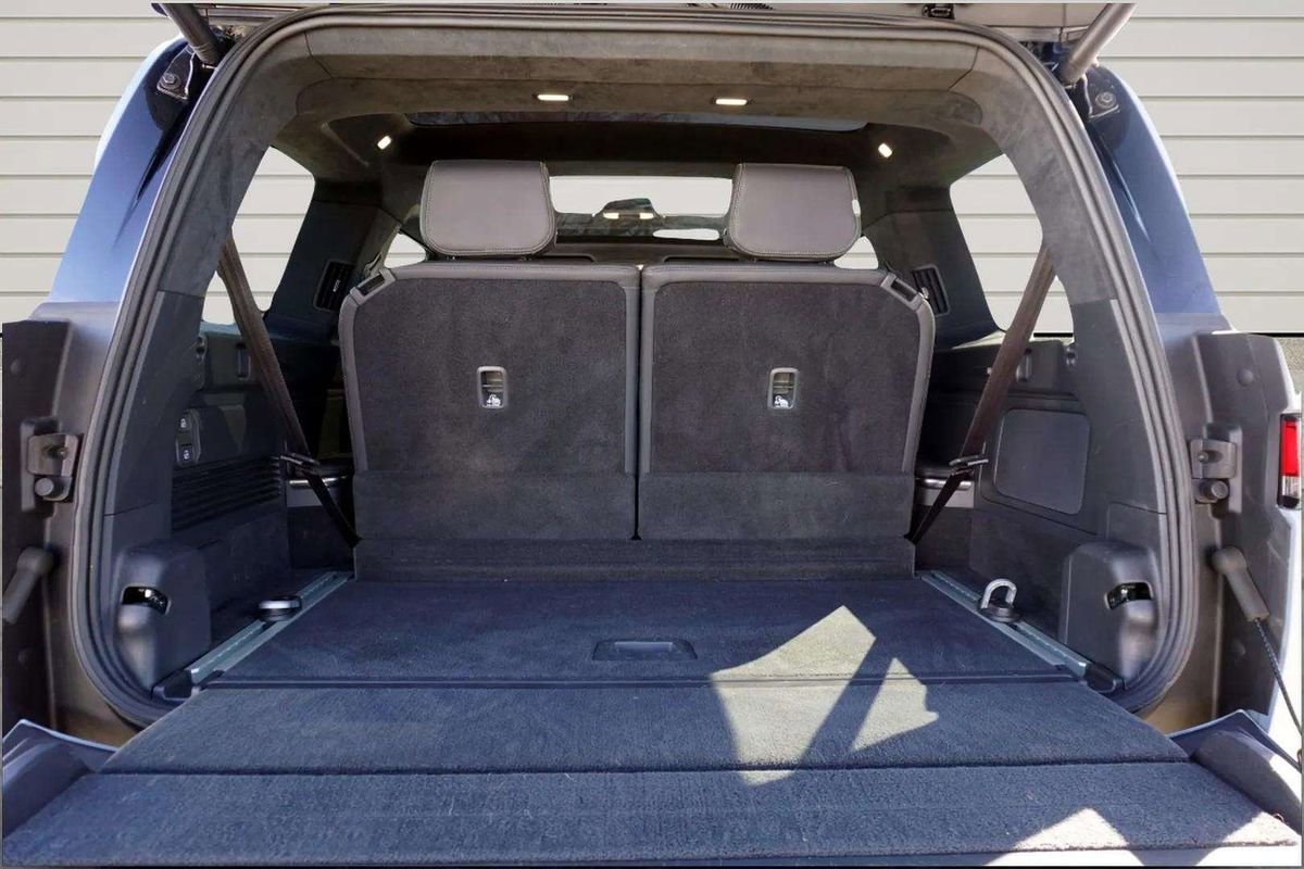 Used 2023 Rivian R1S Adventure image 13