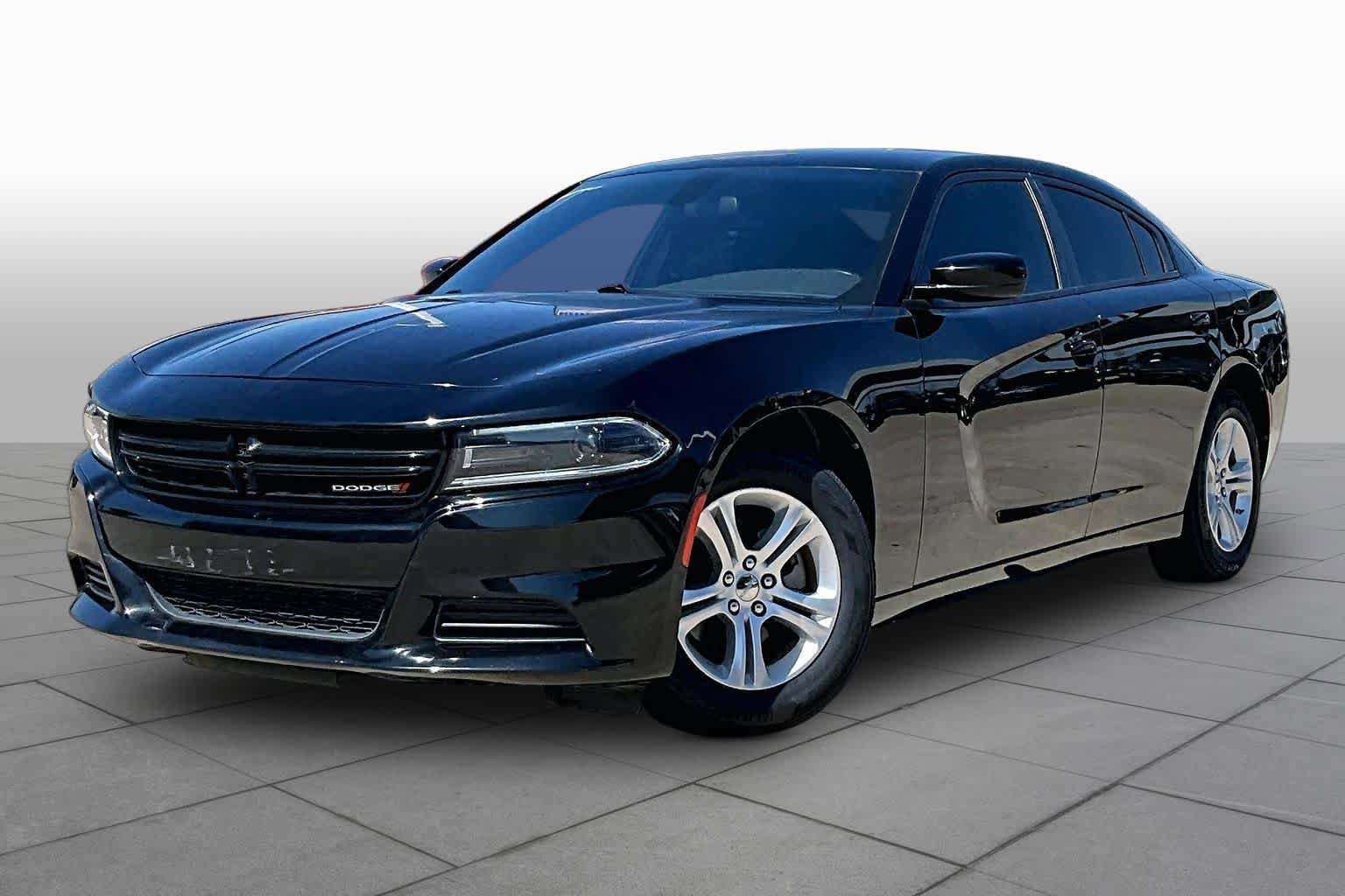 Used 2022 Dodge Charger SXT RWD image 3