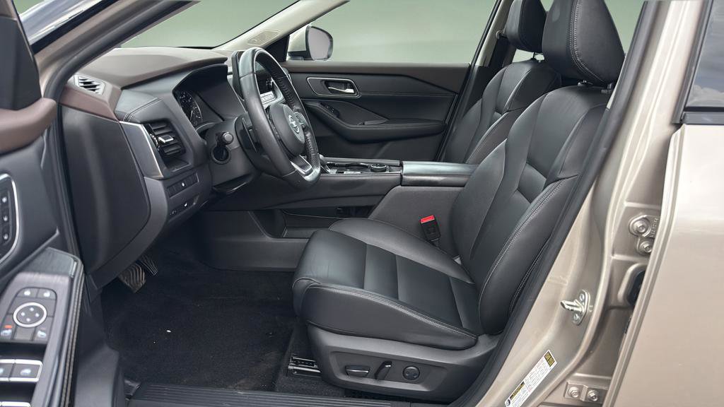 Used 2021 Nissan Rogue SL w/ Premium Package image 11